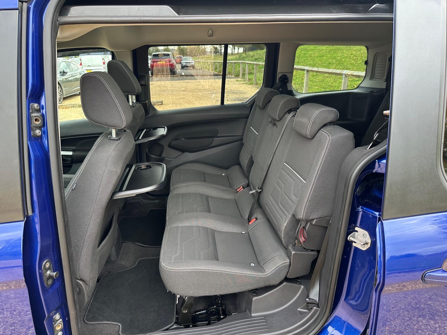 Used Ford Grand Tourneo Connect 2015 for sale - 76389131: Photo 13