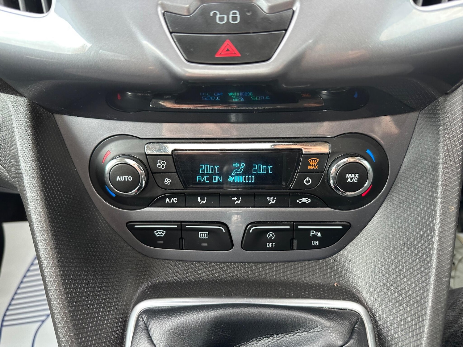 Used Ford Grand Tourneo Connect 2015 for sale - 76389131: Photo 14