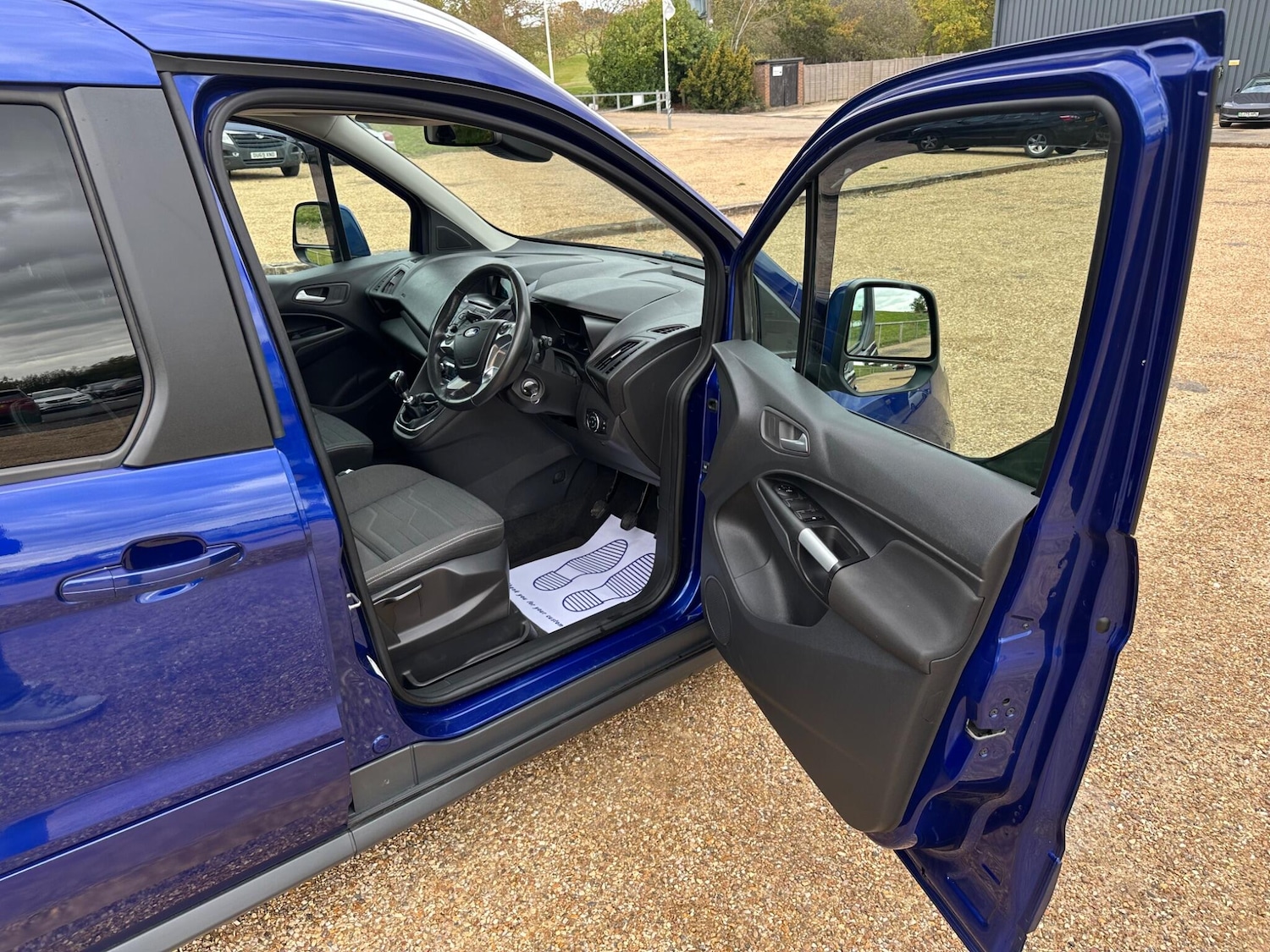 Used Ford Grand Tourneo Connect 2015 for sale - 76389131: Photo 17