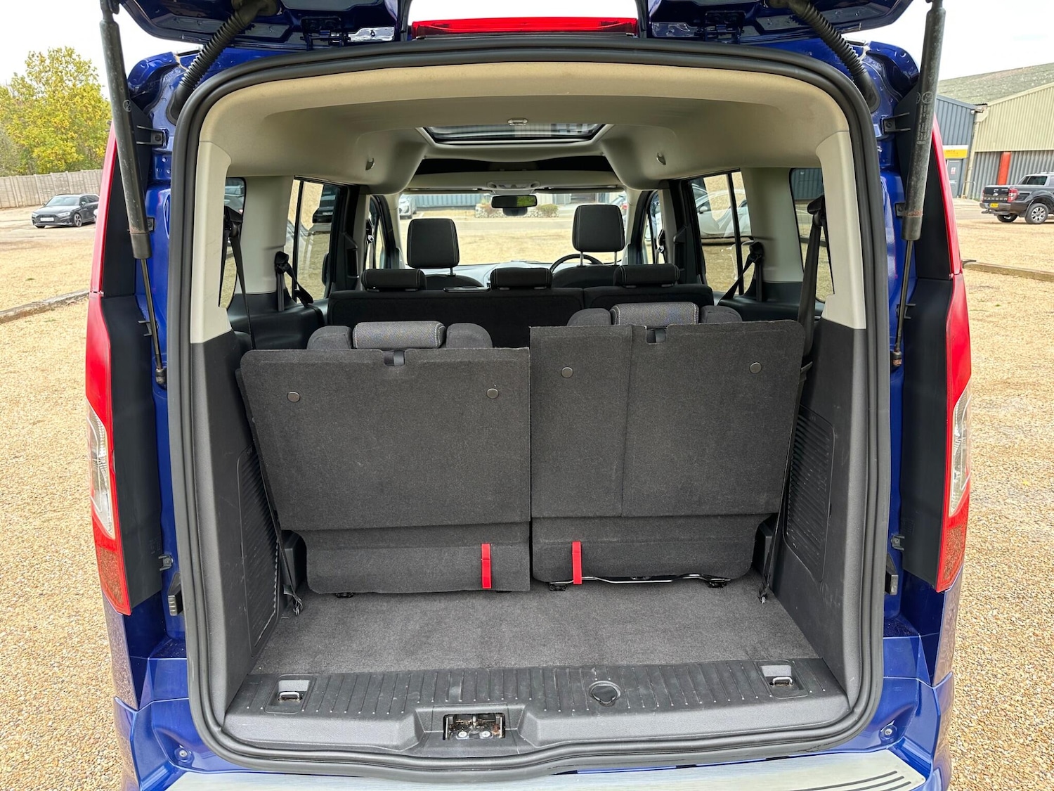 Used Ford Grand Tourneo Connect 2015 for sale - 76389131: Photo 22