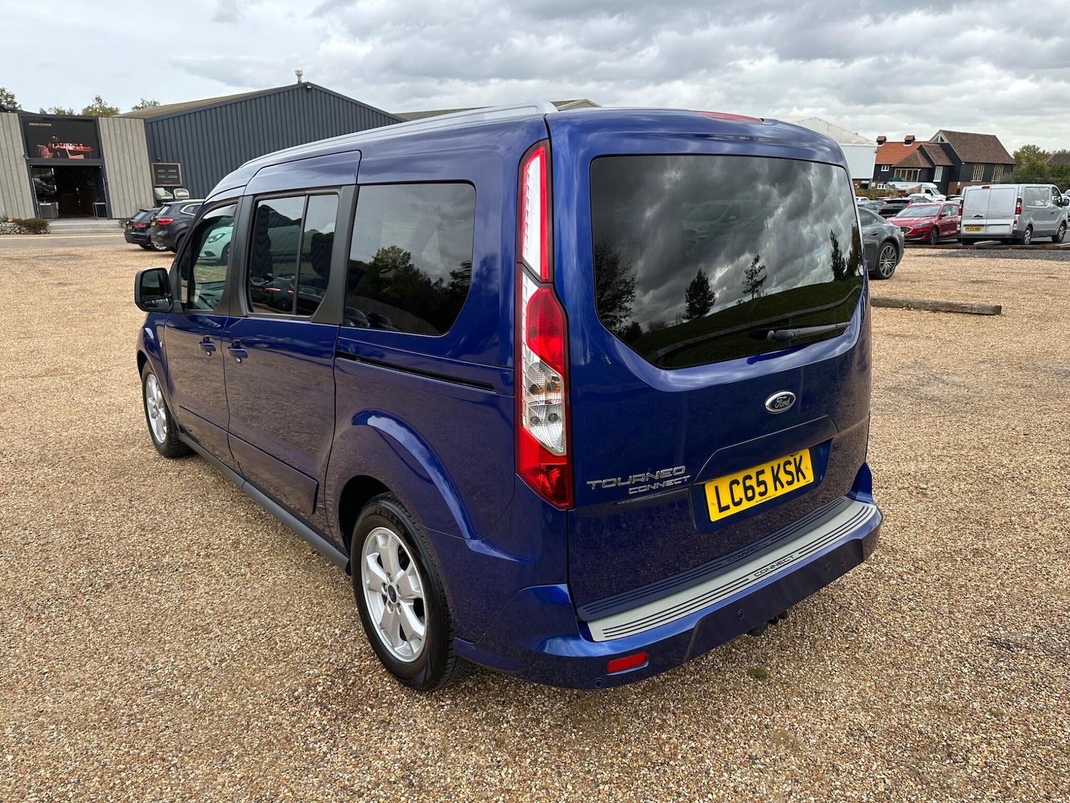 Used Ford Grand Tourneo Connect 2015 for sale - 76389131: Photo 4