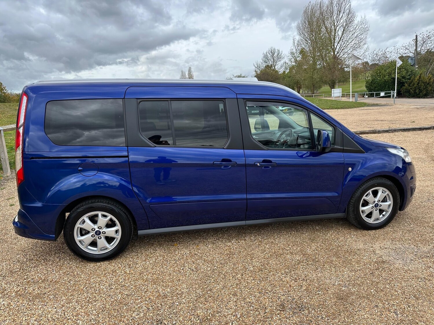 Used Ford Grand Tourneo Connect 2015 for sale - 76389131: Photo 7