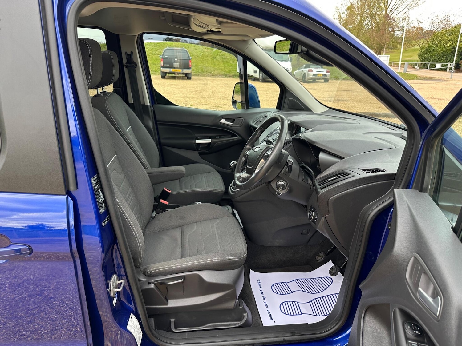 Used Ford Grand Tourneo Connect 2015 for sale - 76389131: Photo 9