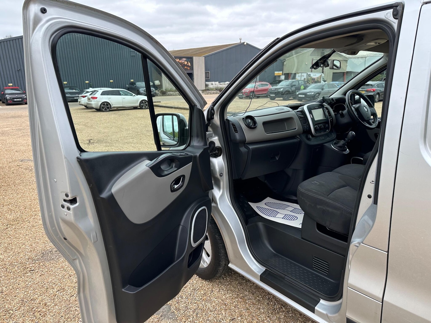 Used Renault Trafic 2015 for sale - 77970580: Photo 15