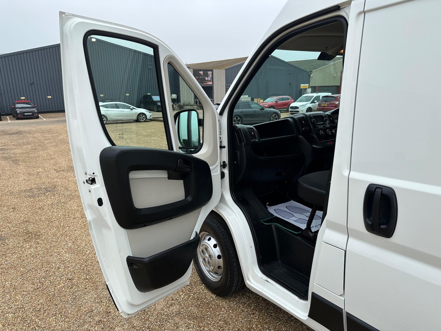 Used Peugeot Boxer 2018 for sale - 77659008: Photo 17
