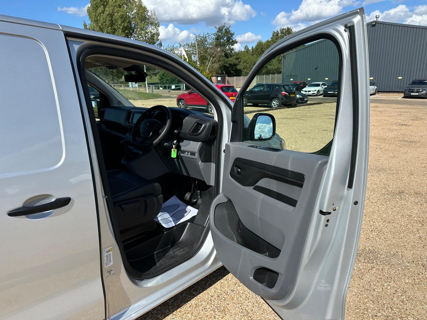 Used Peugeot Expert 2020 for sale - 76976089: Photo 17