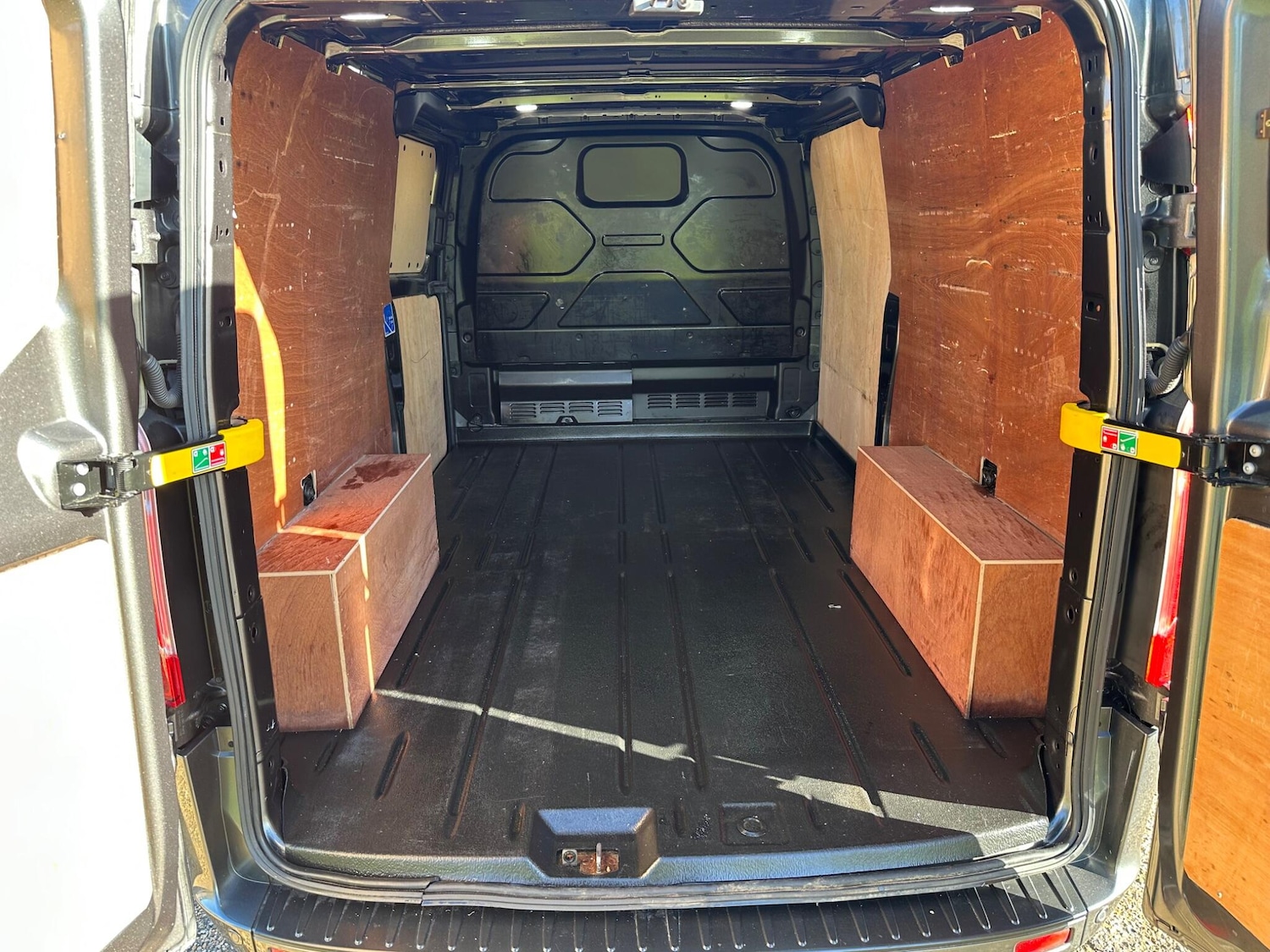 Used Ford Transit Custom 2021 for sale - 76327335: Photo 17