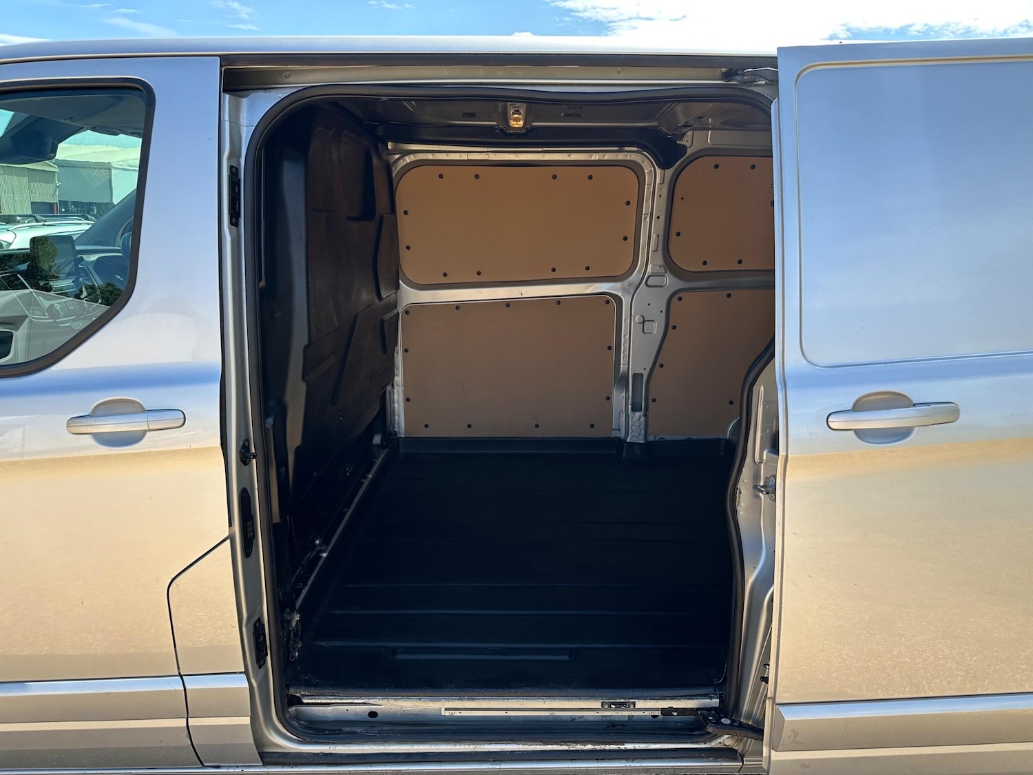 Used Ford Transit Custom 2018 for sale - 76990566: Photo 16