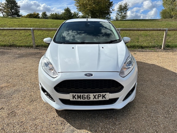 Used Ford Fiesta Van 2016 for sale - 76060836: Photo 2