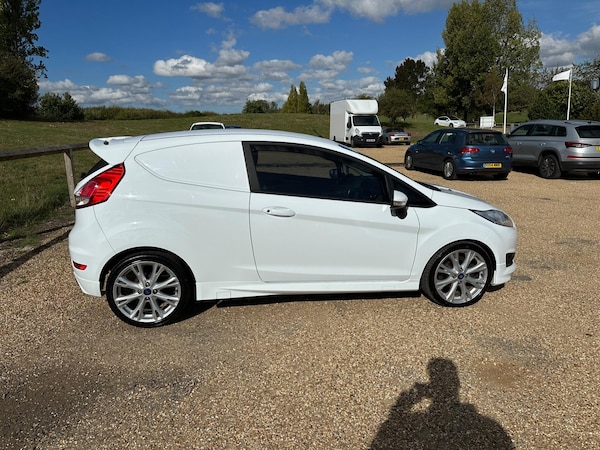 Used Ford Fiesta Van 2016 for sale - 76060836: Photo 7