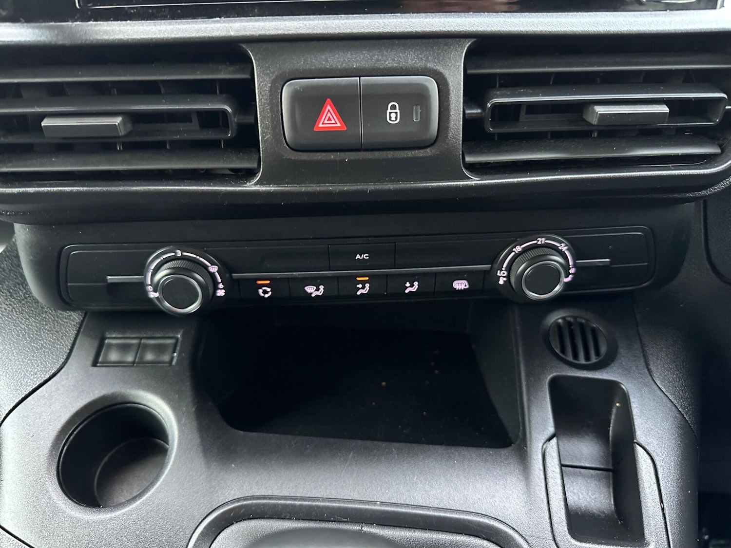 Used Peugeot Partner 2023 for sale - 76996845: Photo 12