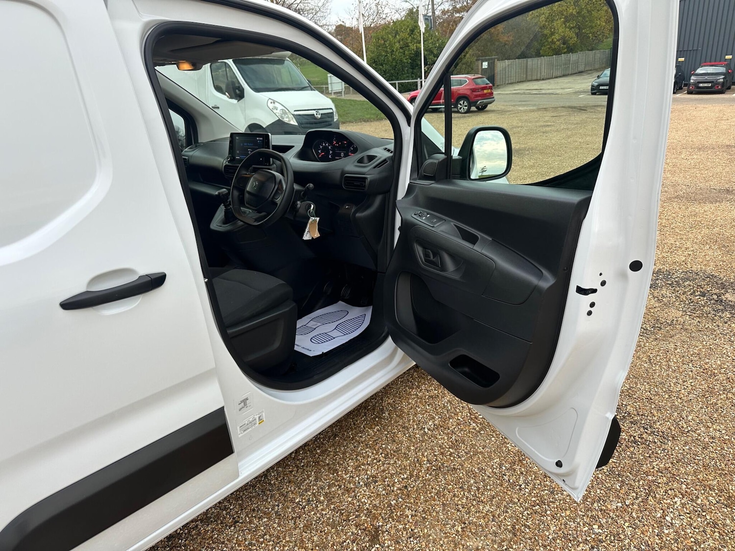 Used Peugeot Partner 2023 for sale - 76996845: Photo 17