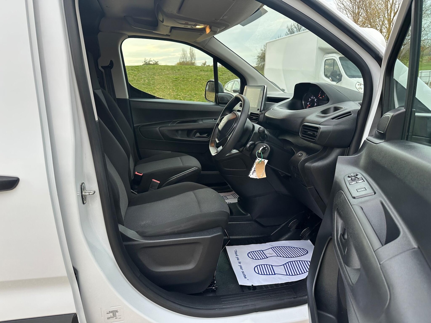 Used Peugeot Partner 2023 for sale - 76996845: Photo 9