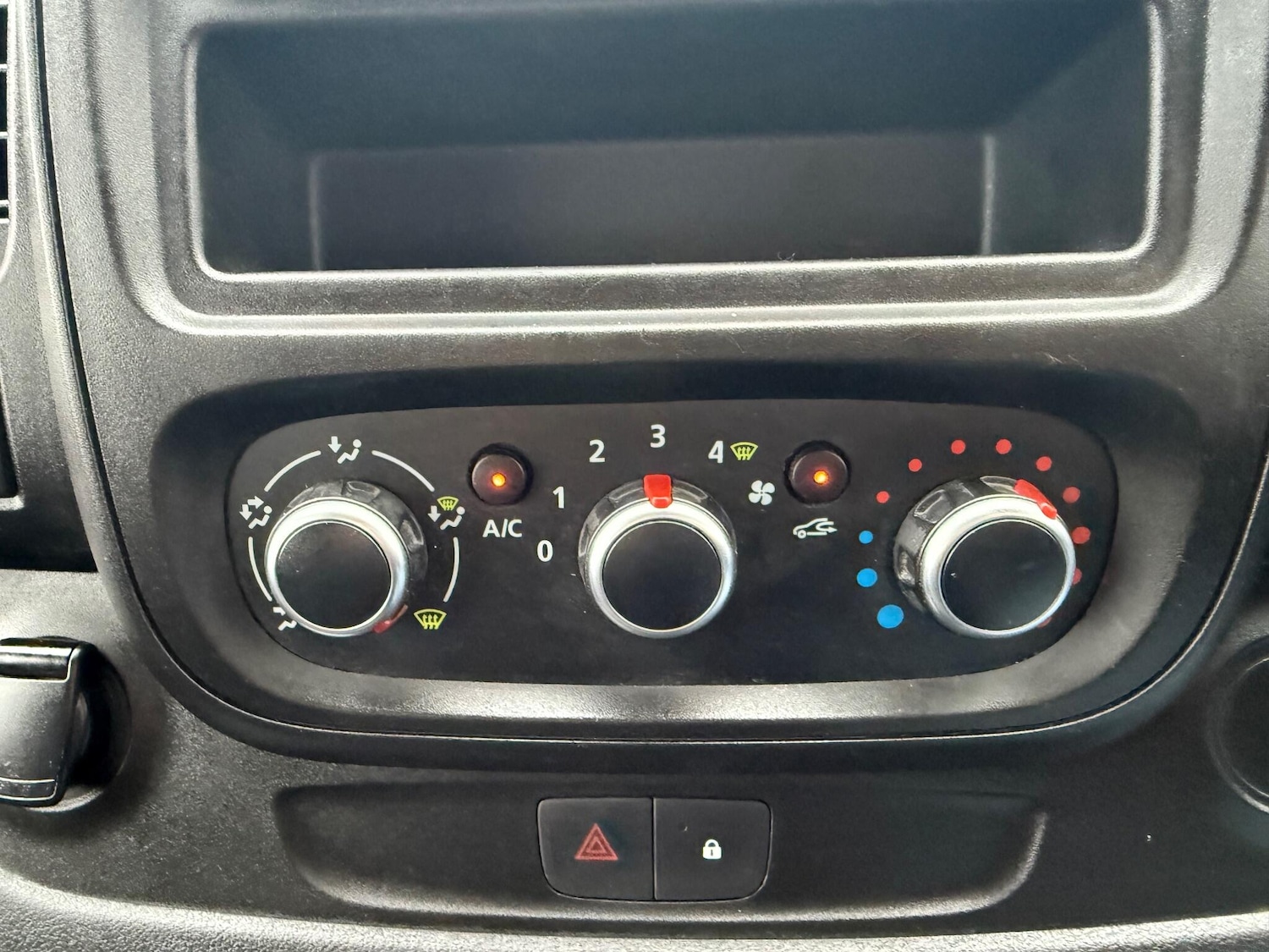 Used Renault Trafic 2021 for sale - 77109619: Photo 33