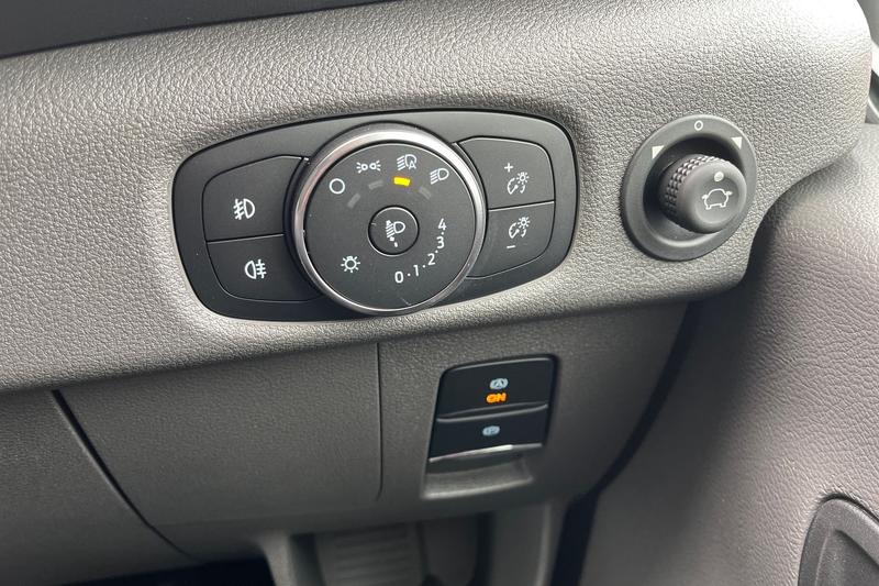Used Ford E-Transit 2025 for sale - 76067659: Photo 17