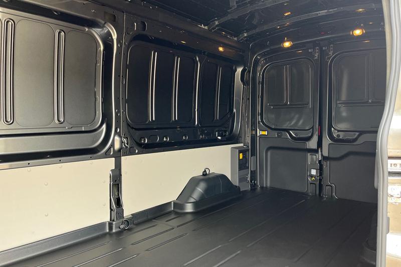 Used Ford E-Transit 2025 for sale - 76067659: Photo 5