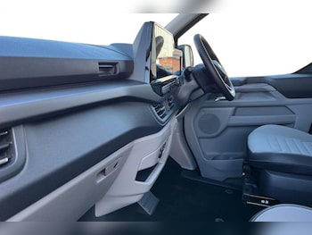 Used Ford E-Tourneo Custom 2025 for sale - 76028147: Photo