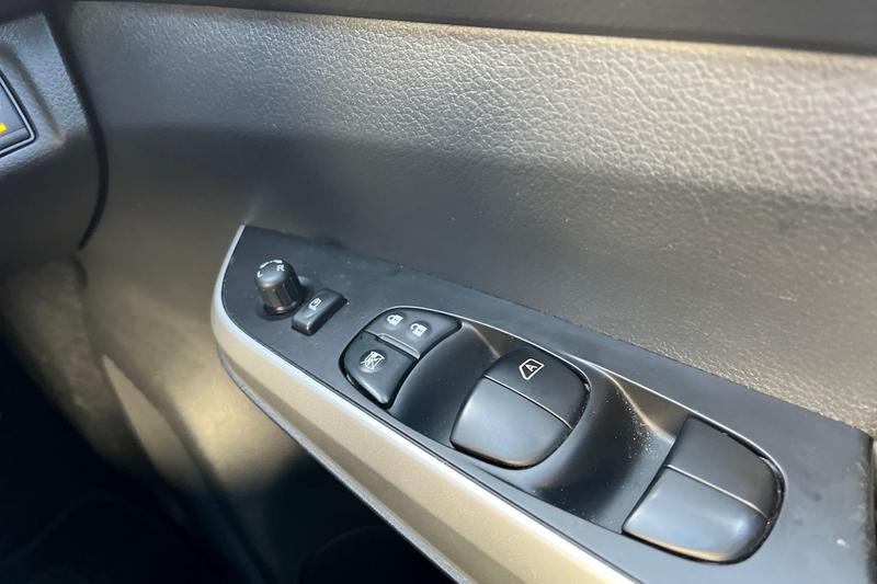 Used Nissan Navara 2018 for sale - 77248751: Photo 23