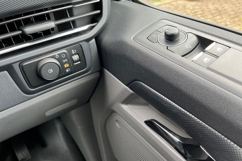 Used Ford E-Transit 2025 for sale - 75997424: Photo 28