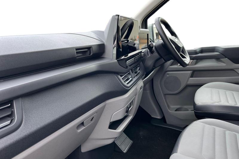 Used Ford Tourneo Custom 2025 for sale - 76574476: Photo 4