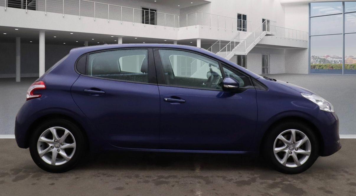 Used Peugeot 208 2013 for sale - 76445390: Photo 5