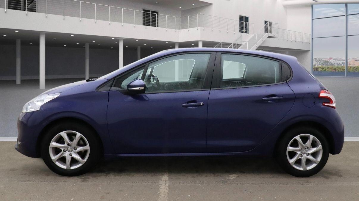 Used Peugeot 208 2013 for sale - 76445390: Photo 6