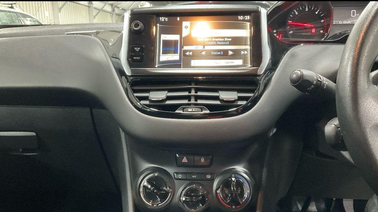 Used Peugeot 208 2013 for sale - 76445390: Photo 9