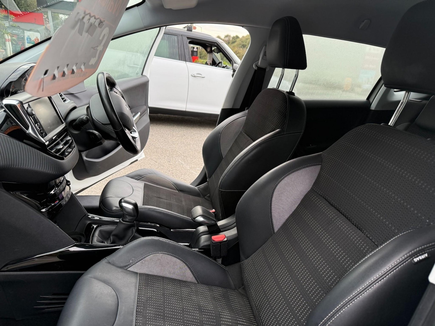 Used Peugeot 2008 2015 for sale - 76241027: Photo 14