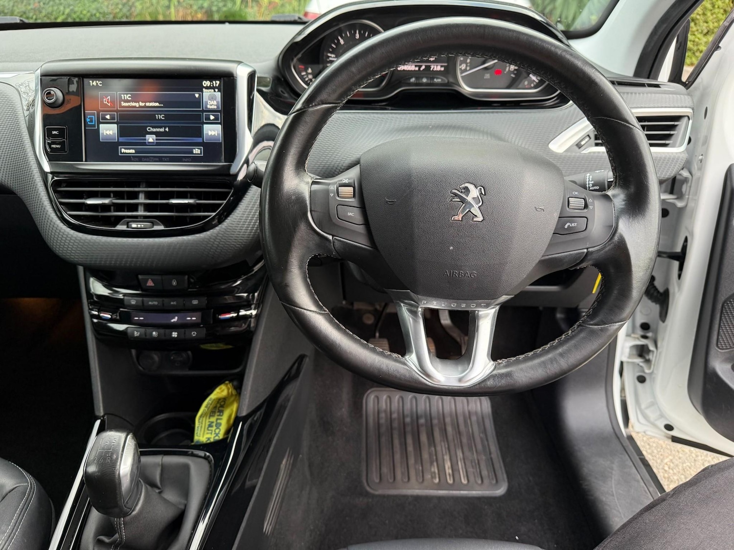 Used Peugeot 2008 2015 for sale - 76241027: Photo 18