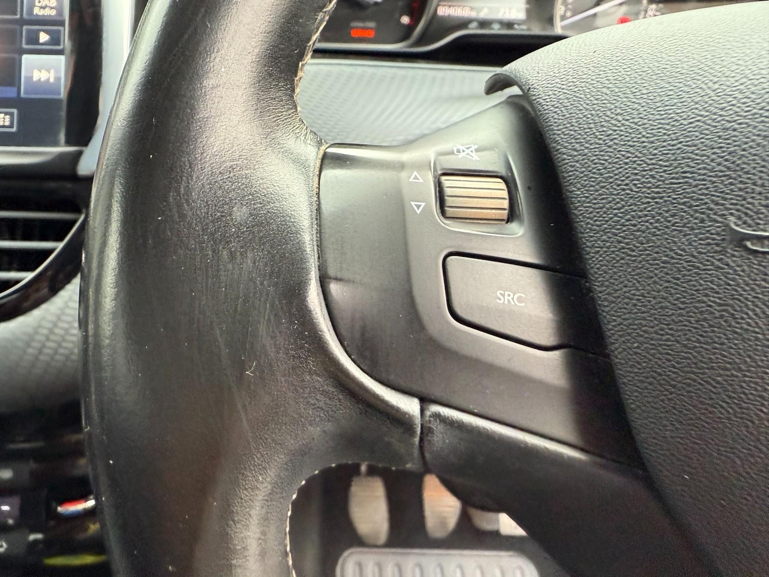 Used Peugeot 2008 2015 for sale - 76241027: Photo 22