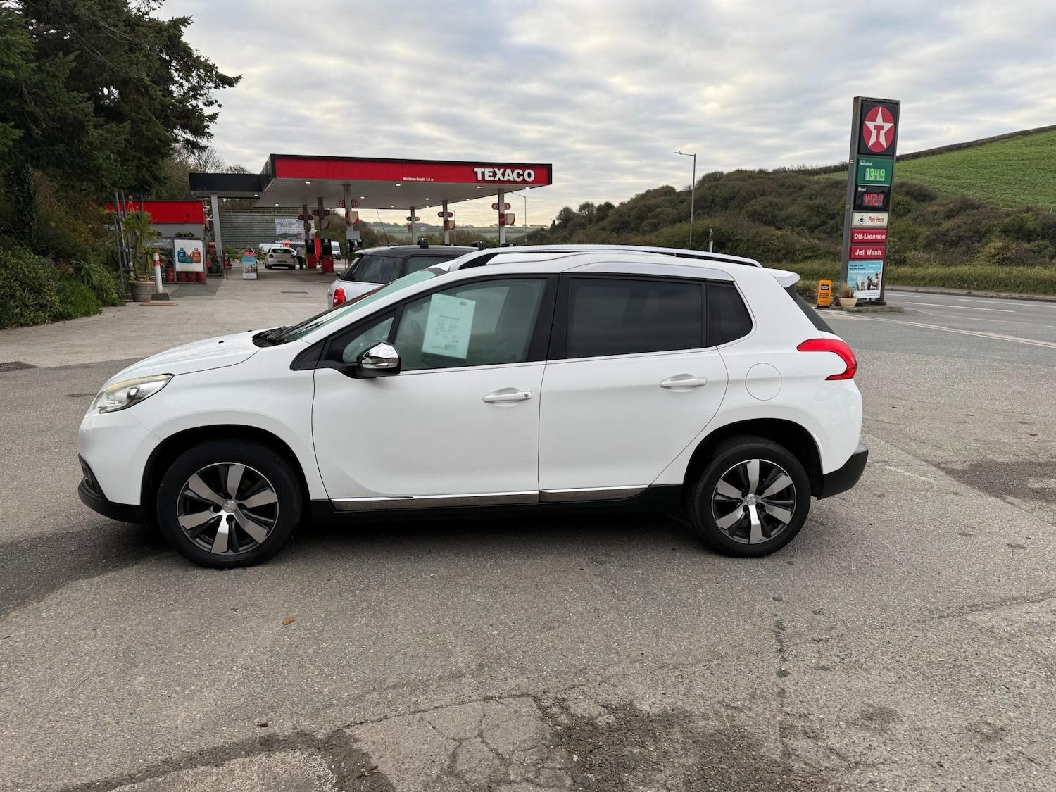 Used Peugeot 2008 2015 for sale - 76241027: Photo 4