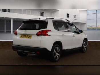 Used Peugeot 2008 2015 for sale - 76241027: Photo