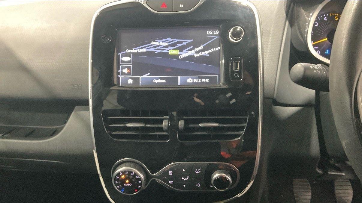 Used Renault Clio 2015 for sale - 77321251: Photo 10
