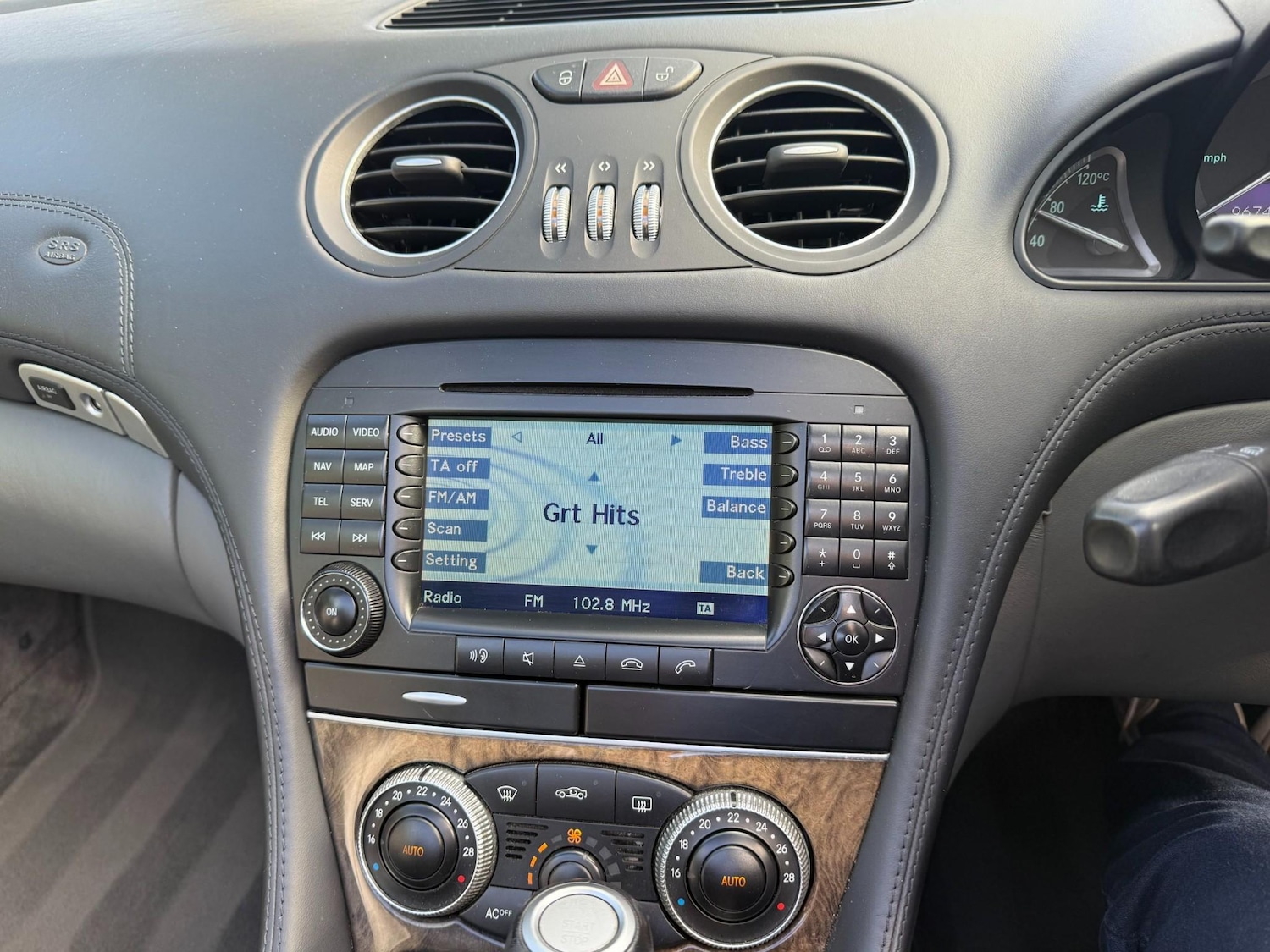 Used Mercedes-Benz SL 2004 for sale - 76153965: Photo 16