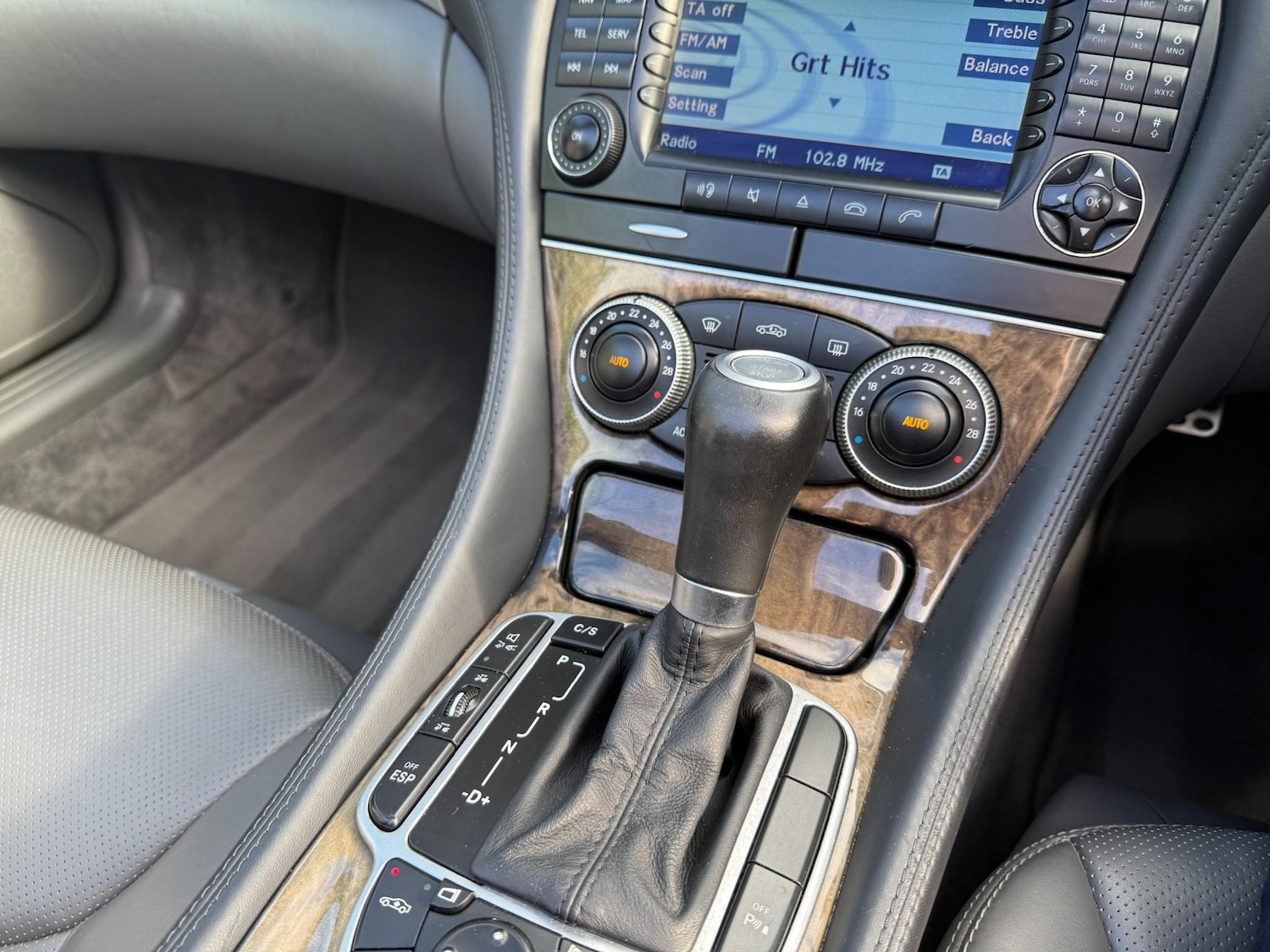 Used Mercedes-Benz SL 2004 for sale - 76153965: Photo 17