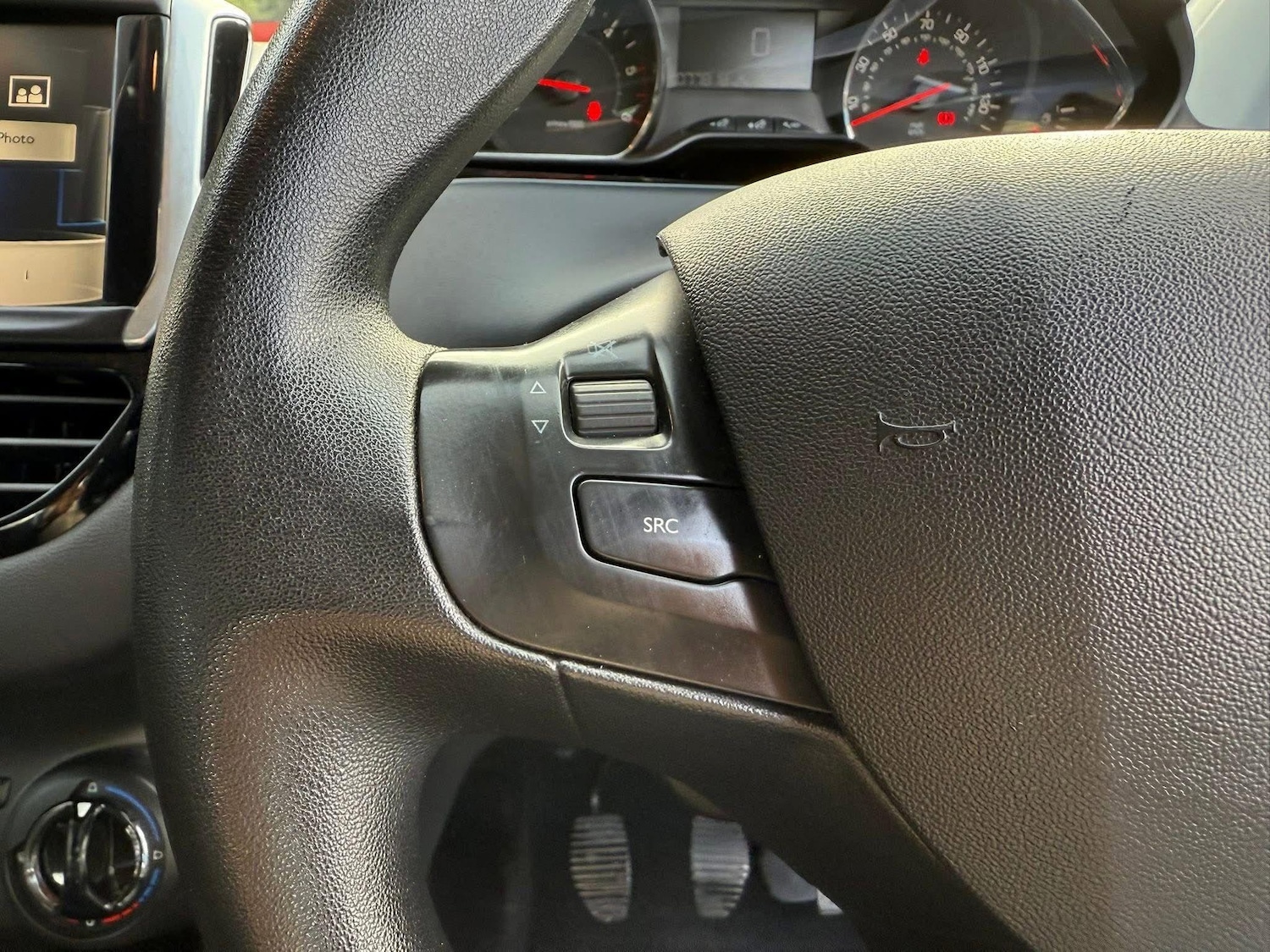 Used Peugeot 208 2013 for sale - 77659751: Photo 18