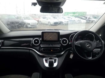 Used Mercedes-Benz V-Class 2015 for sale - 78856480: Photo