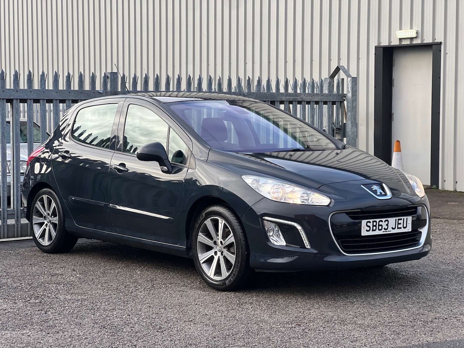 Used Peugeot 308 2013 for sale - 77003501: Photo 1