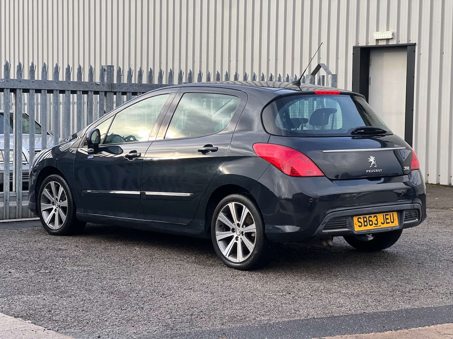 Used Peugeot 308 2013 for sale - 77003501: Photo 12
