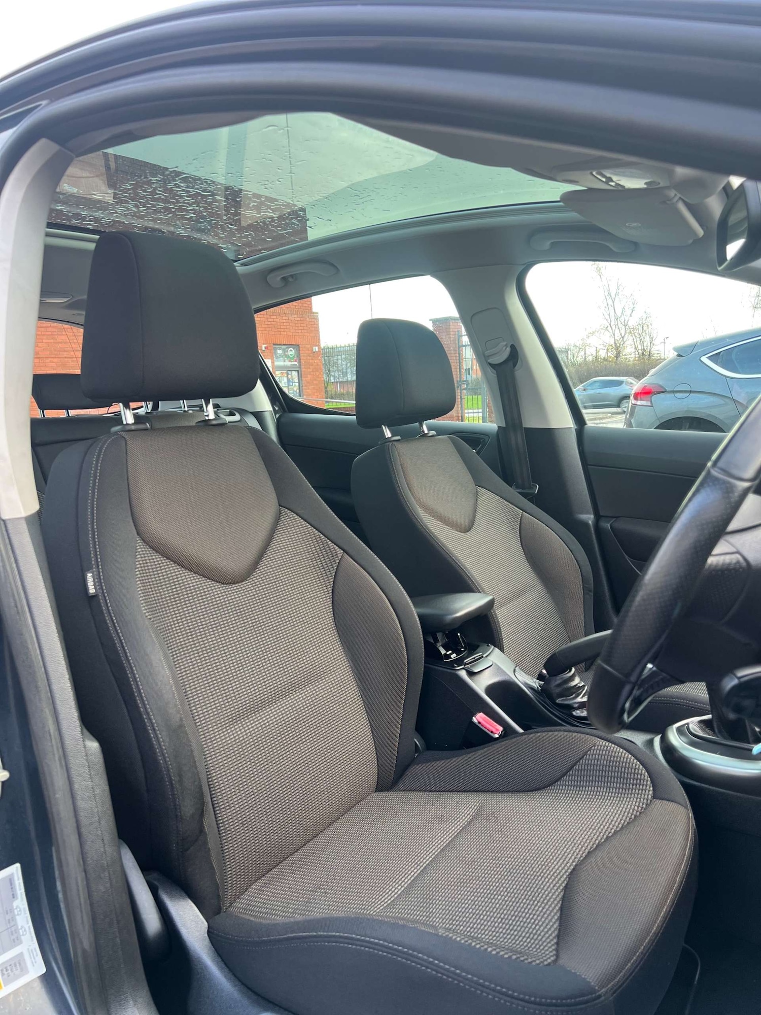 Used Peugeot 308 2013 for sale - 77003501: Photo 2