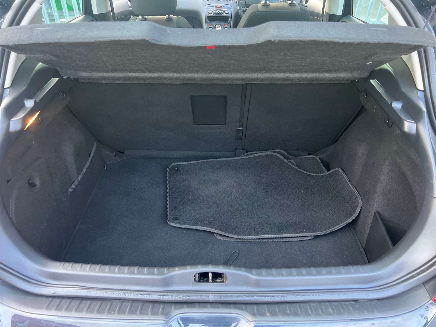 Used Peugeot 308 2013 for sale - 77003501: Photo 40