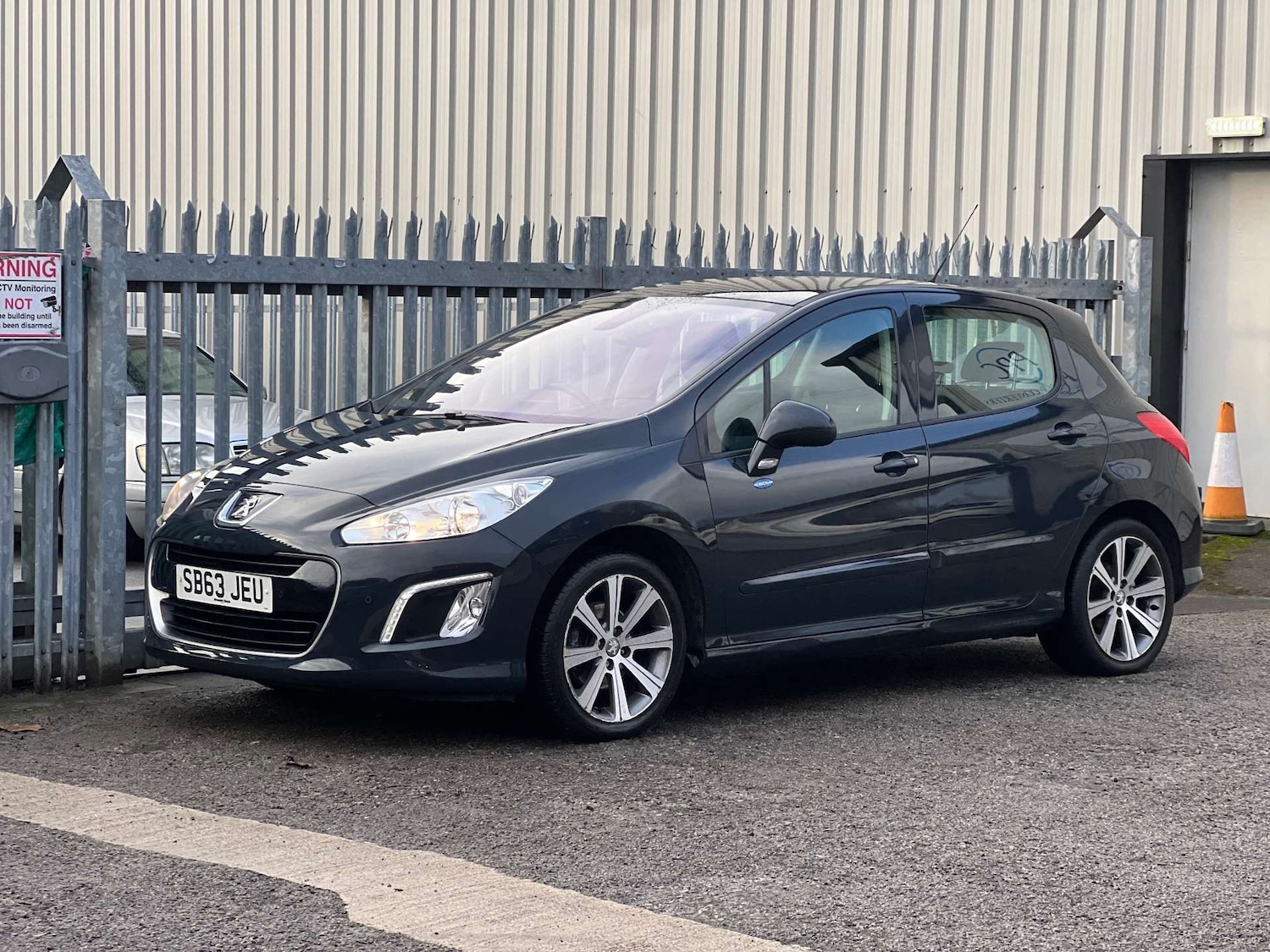 Used Peugeot 308 2013 for sale - 77003501: Photo 7