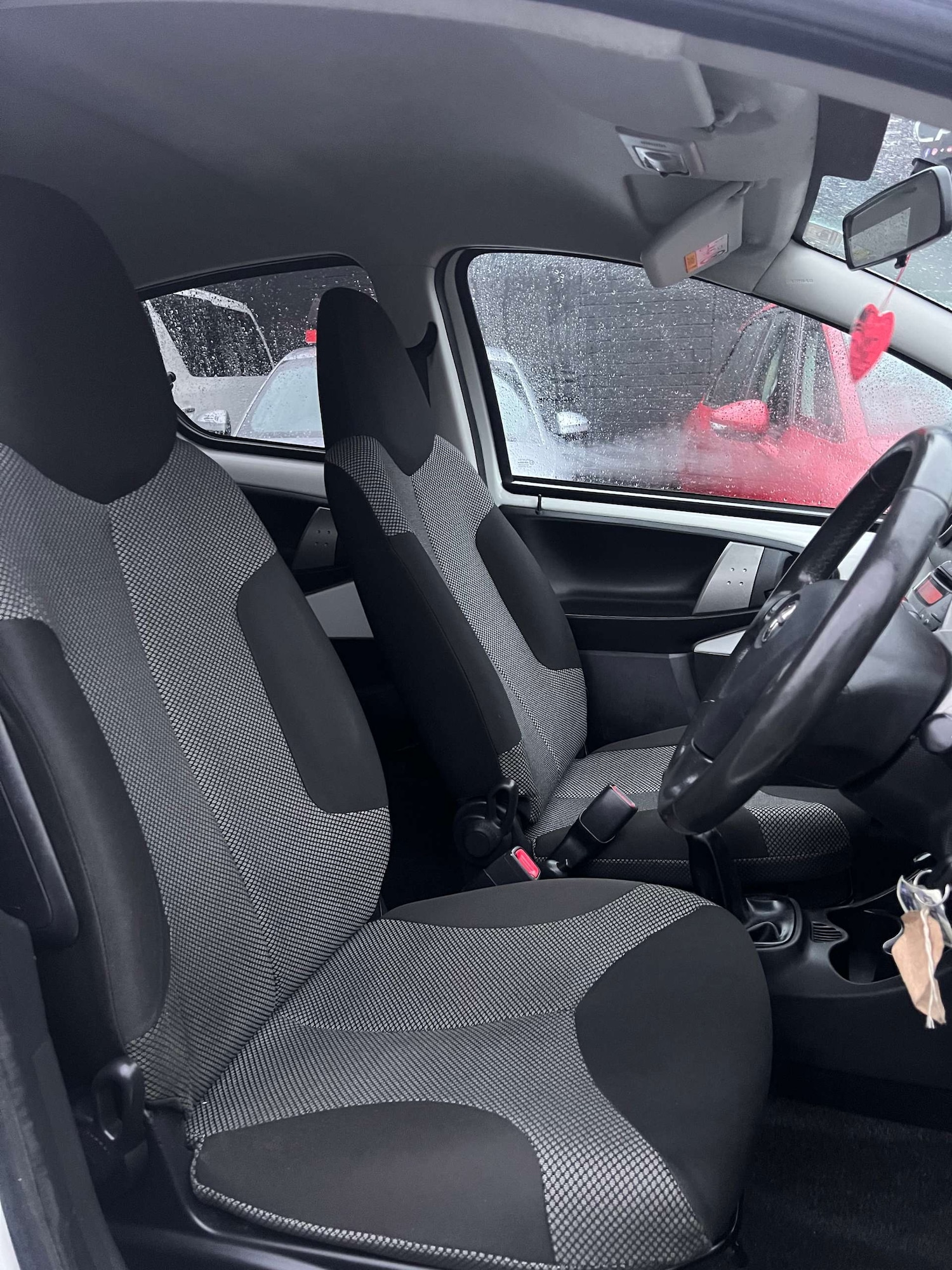 Used Toyota AYGO 2014 for sale - 77470103: Photo 4