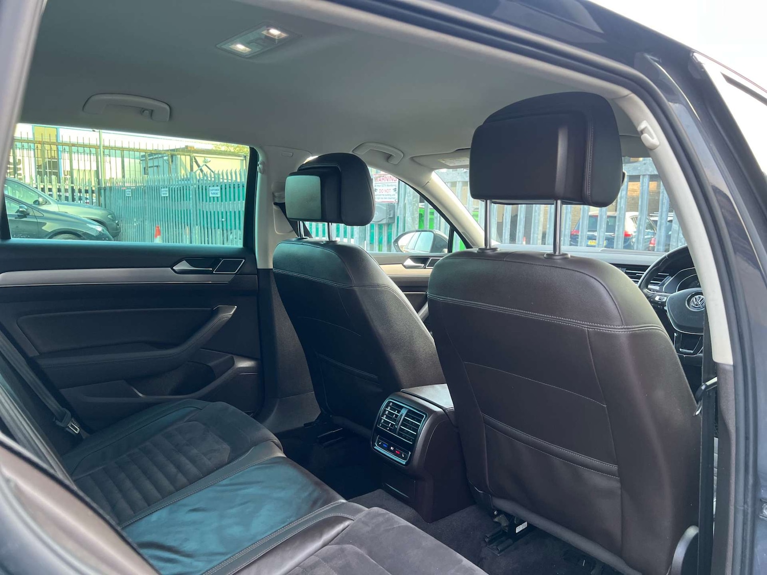 Used Volkswagen Passat 2015 for sale - 77976959: Photo 27