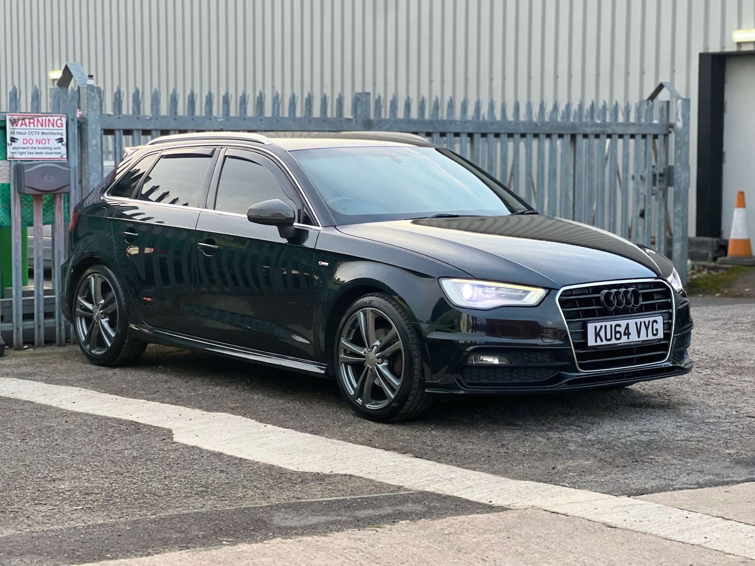 Used Audi A3 2014 for sale - 76663149: Photo 4