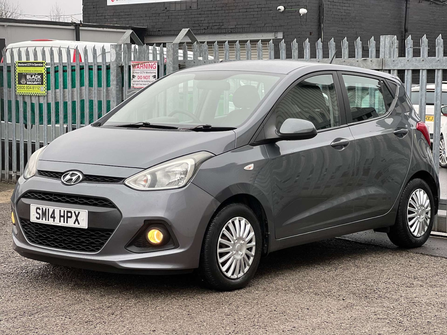 Used Hyundai i10 2014 for sale - 77475164: Photo 4