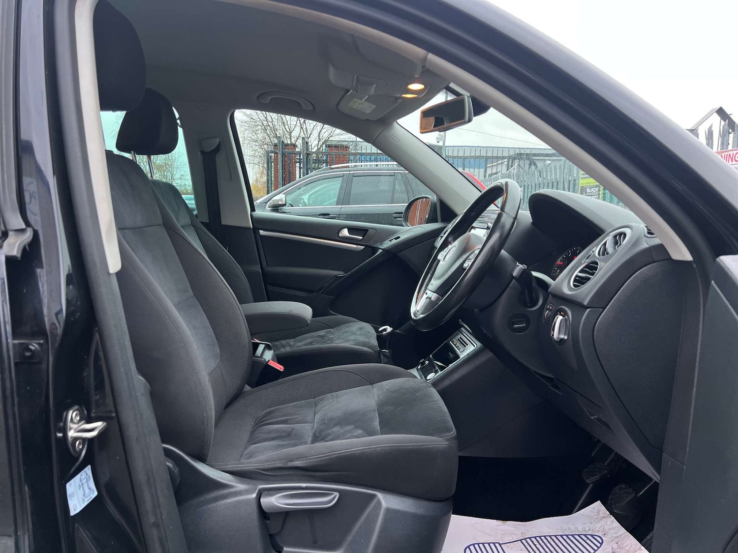 Used Volkswagen Tiguan 2015 for sale - 76878084: Photo 13