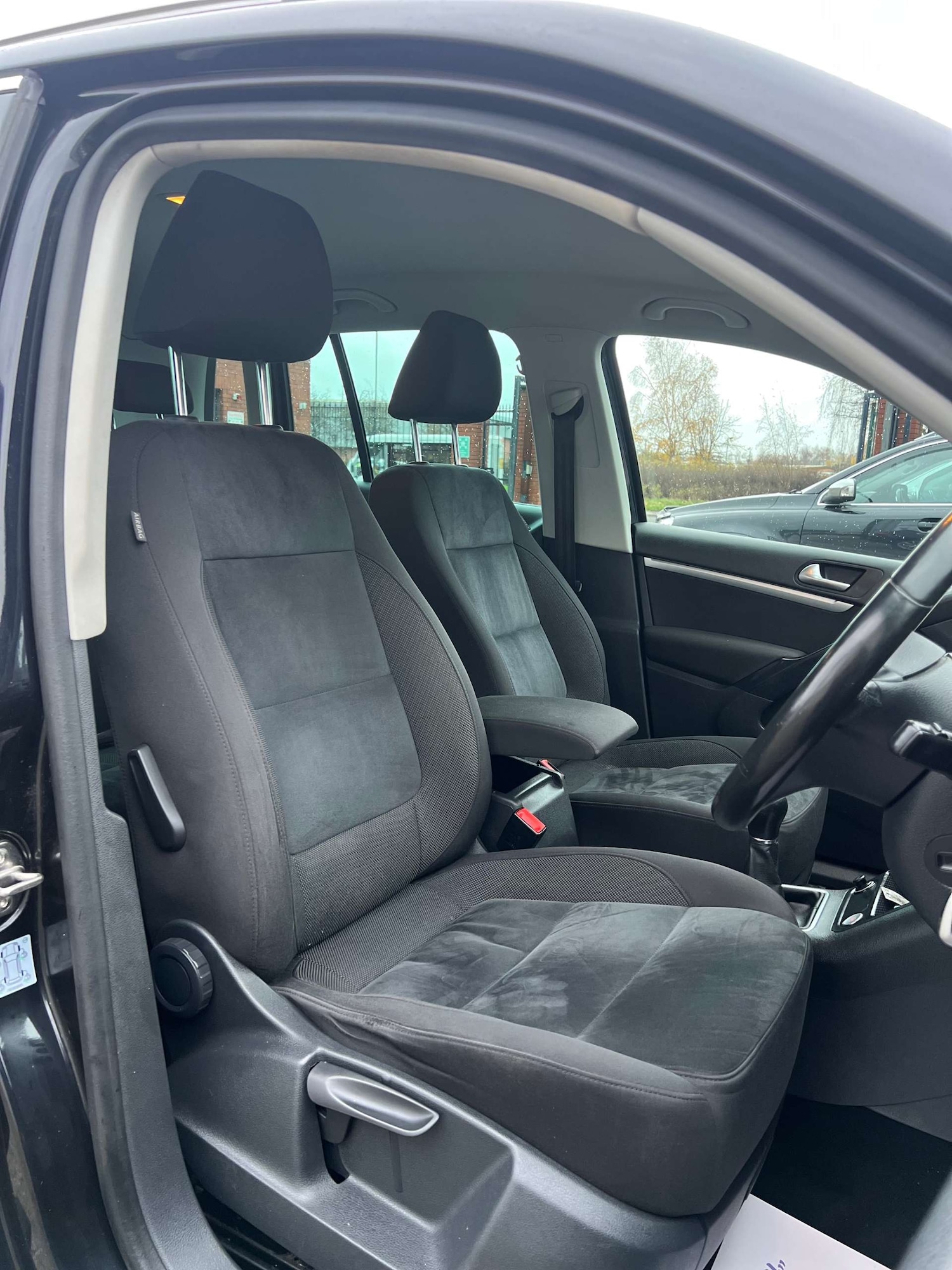 Used Volkswagen Tiguan 2015 for sale - 76878084: Photo 14