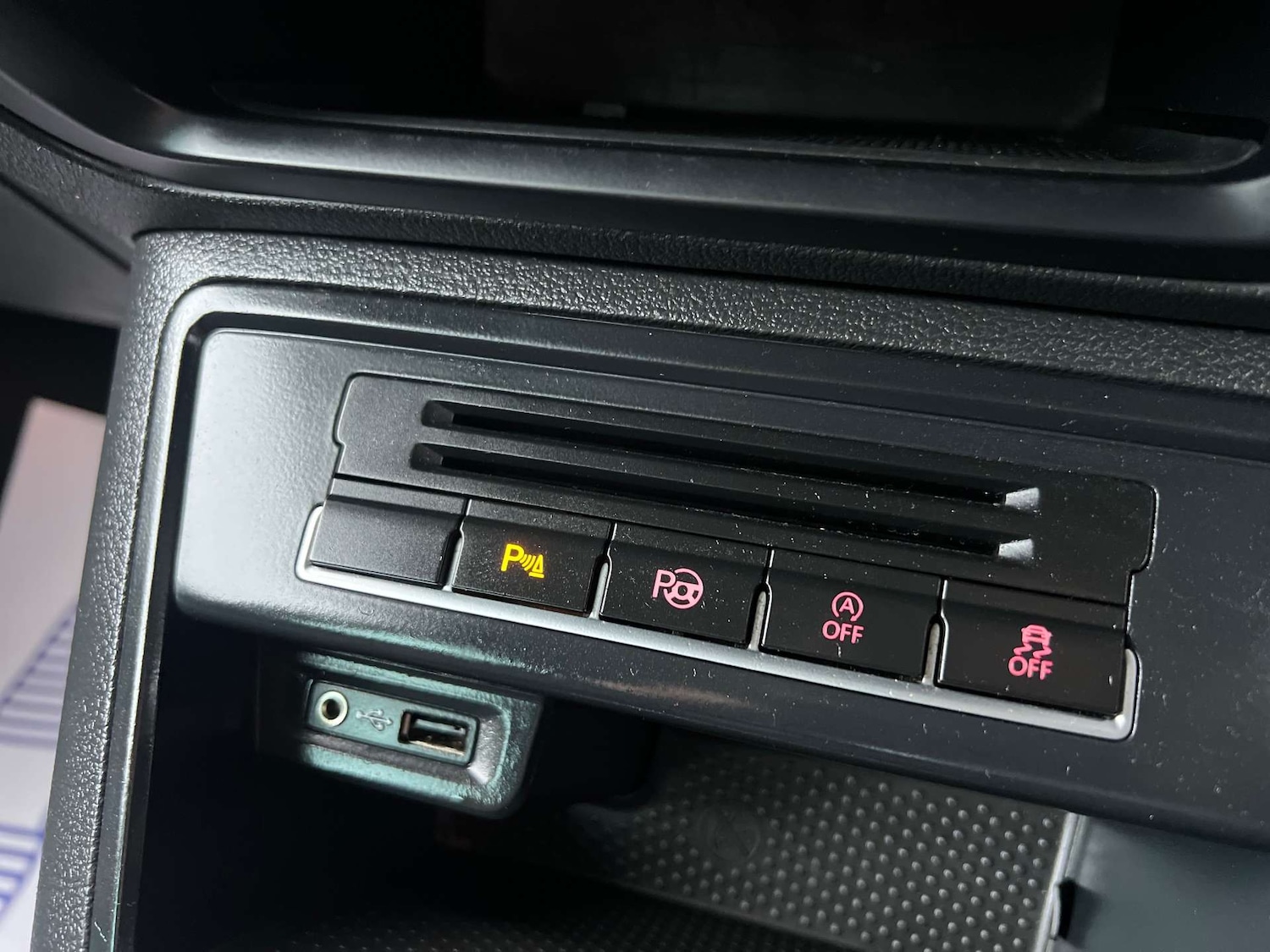 Used Volkswagen Tiguan 2015 for sale - 76878084: Photo 28