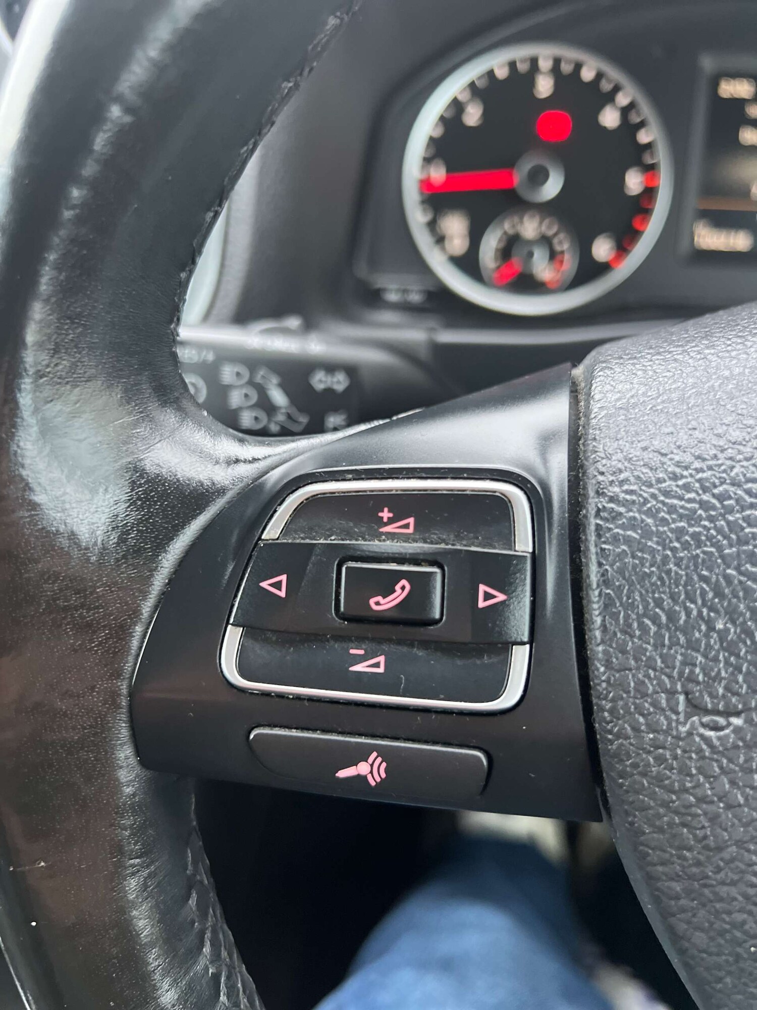 Used Volkswagen Tiguan 2015 for sale - 76878084: Photo 30